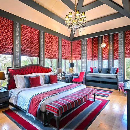 מנאמה Palavra Resort מראה חיצוני תמונה A bedroom at The Oberoi, Mumbai