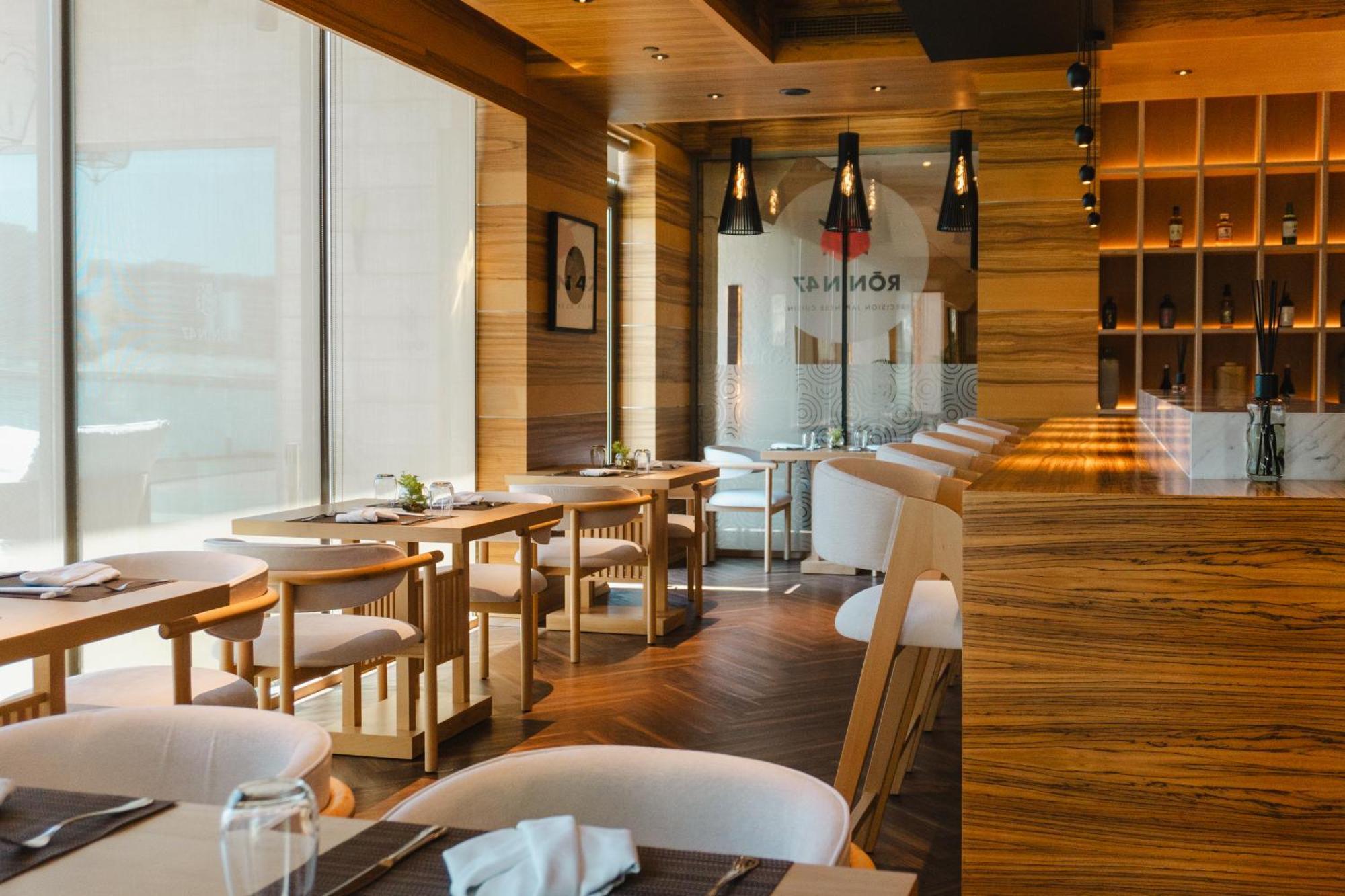 מנאמה Palavra Resort מראה חיצוני תמונה Interior of the restaurant