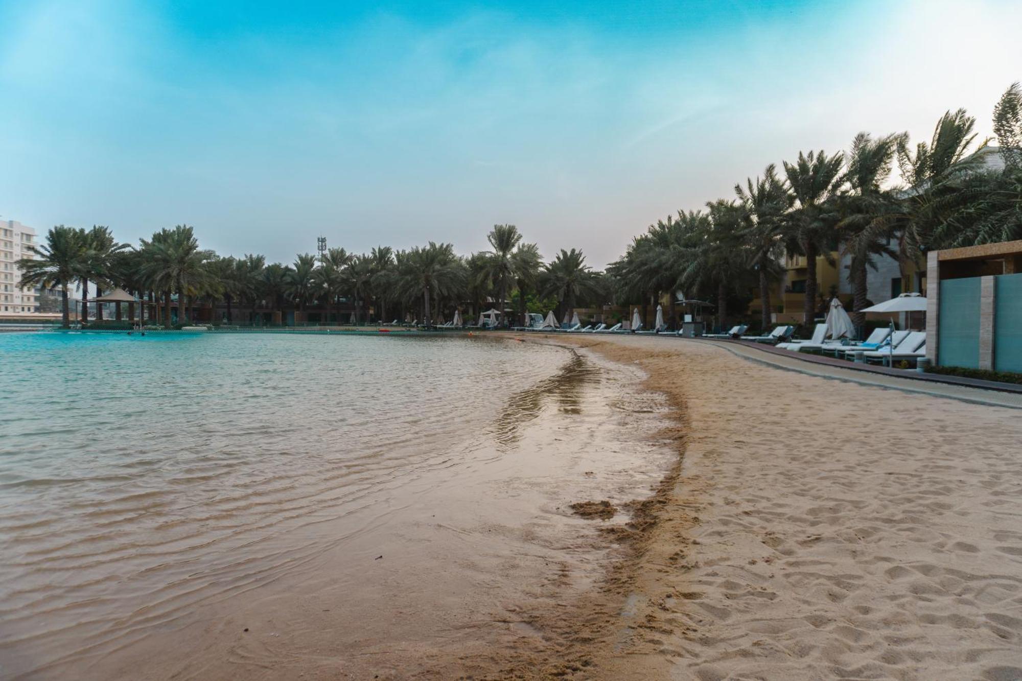 מנאמה Palavra Resort מראה חיצוני תמונה Al-Bateen beach